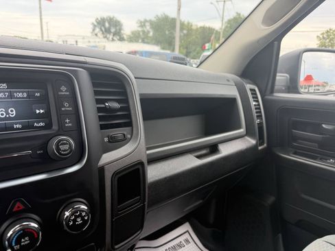 Used 2018 RAM 1500 Express AWD/4WD image 18
