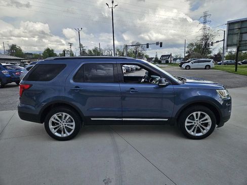 Used 2018 Ford Explorer XLT w/ Equipment Group 202A AWD/4WD image 5
