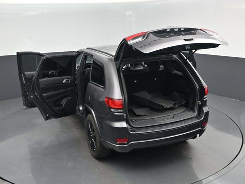 Used 2021 Jeep Grand Cherokee Laredo X AWD/4WD image 30