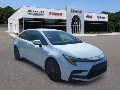 Used 2024 Toyota Corolla SE FWD image 8