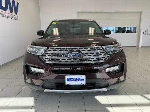 Used 2022 Ford Explorer Limited w/ Equipment Group 301A AWD/4WD image 3