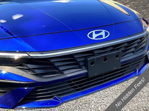 Used 2025 Hyundai Elantra SE FWD image 23