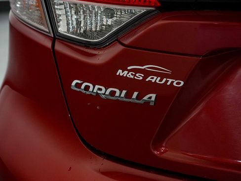 Used 2021 Toyota Corolla LE FWD image 11