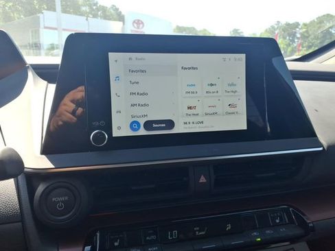Used 2025 Toyota Prius Plug-In Hybrid FWD image 17