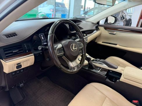 Used 2017 Lexus ES 350 w/ Luxury Package FWD image 24