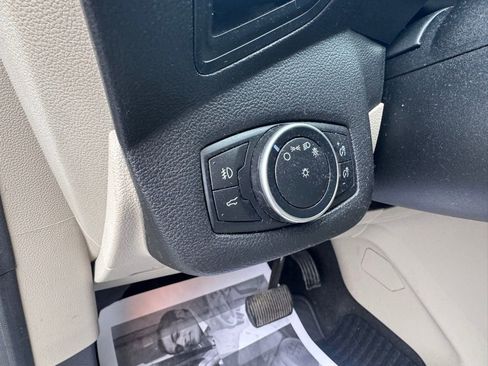 Used 2017 Ford Escape SE w/ Equipment Group 201A image 16