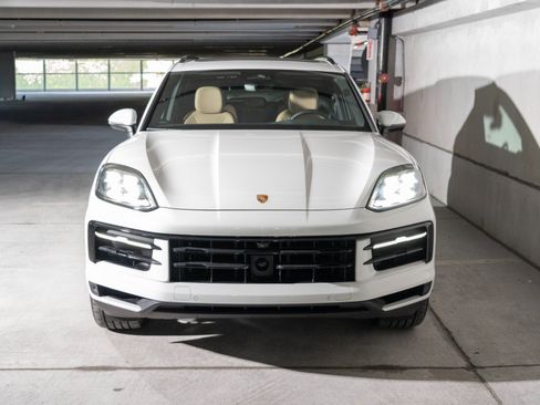 Certified 2026 Porsche Cayenne S AWD/4WD image 6