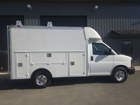 Used 2014 GMC Savana 3500 RWD image 5