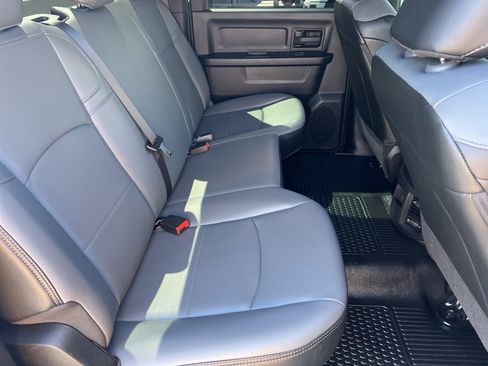 Used 2024 RAM 2500 Tradesman w/ Chrome Appearance Group image 14