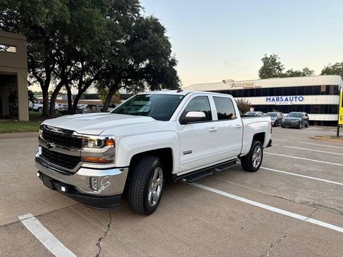 Used 2018 Chevrolet Silverado 1500 LT w/ Texas Edition RWD image 2