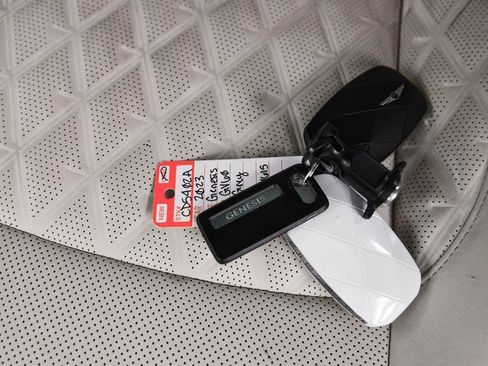 Used 2023 Genesis GV60 Performance image 26