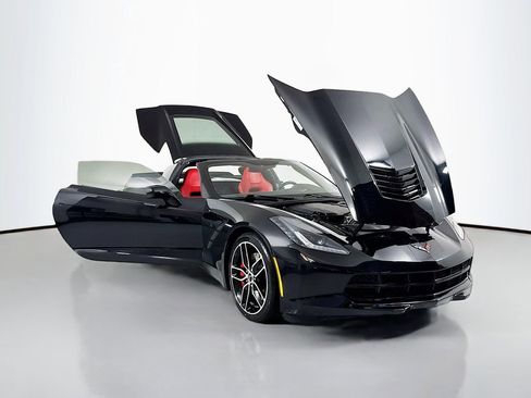 Used 2019 Chevrolet Corvette Stingray Coupe w/ Carbon Flash Badge Package RWD image 23