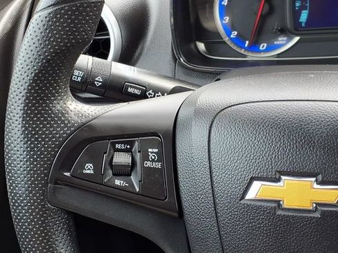 Used 2015 Chevrolet Trax LT w/ LT Sun and Sound Package FWD image 21