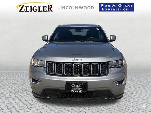 Used 2017 Jeep Grand Cherokee Laredo AWD/4WD image 9