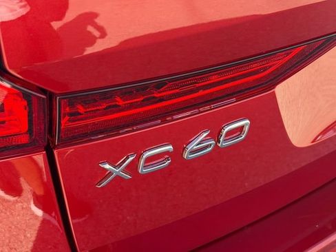 Certified 2024 Volvo XC60 B5 Plus AWD/4WD image 12