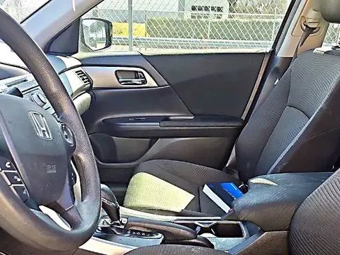 Used 2015 Honda Accord LX image 9