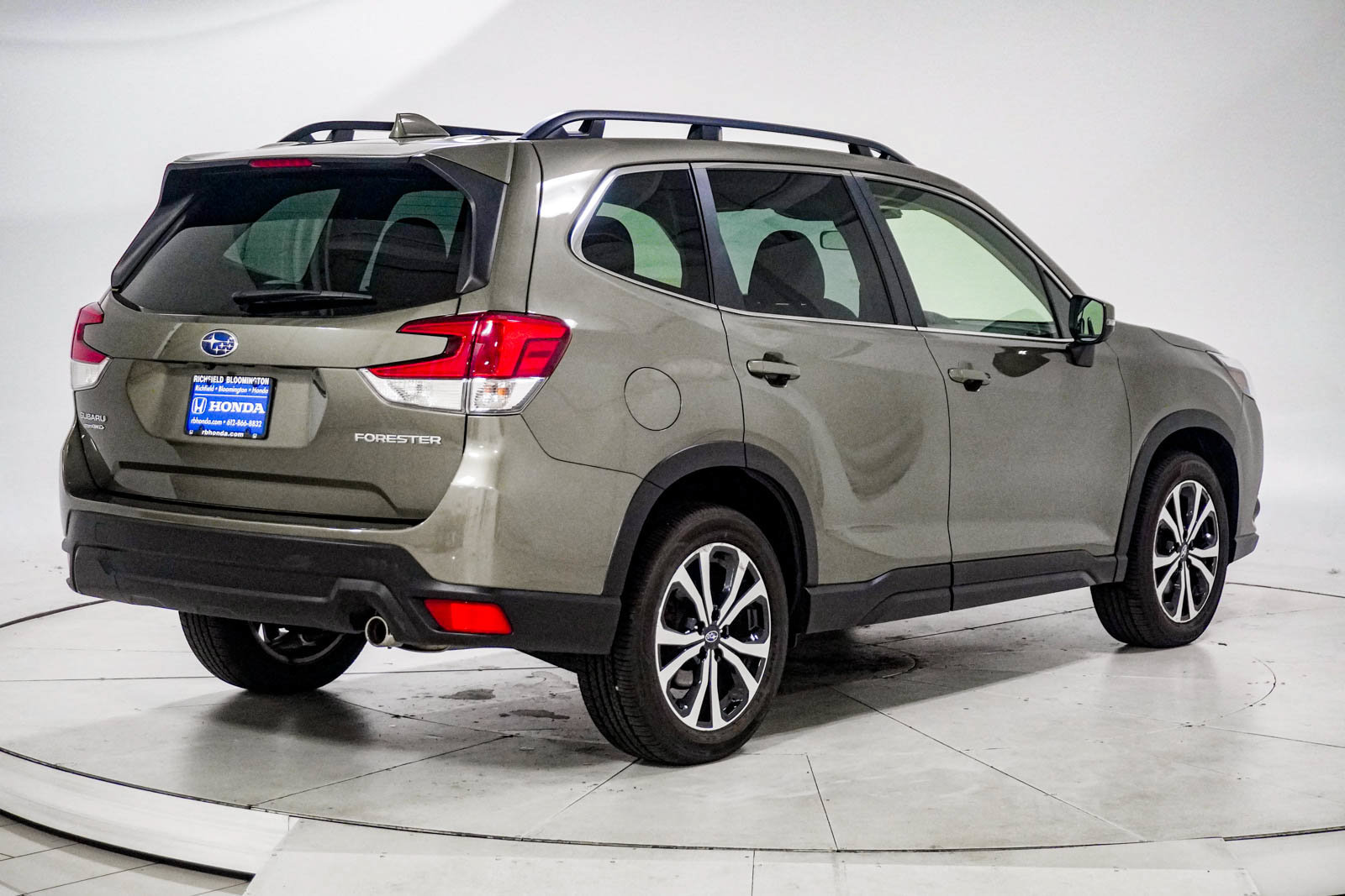 Used 2023 Subaru Forester Limited AWD/4WD image 12