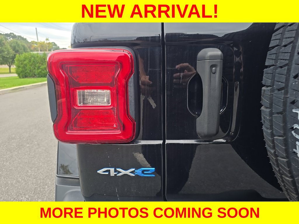 Used 2022 Jeep Wrangler Unlimited Sahara w/ Cold Weather Group AWD/4WD image 13