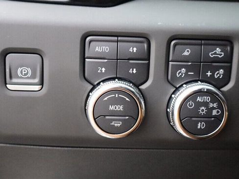 Used 2024 GMC Sierra 3500 Denali Ultimate AWD/4WD image 21
