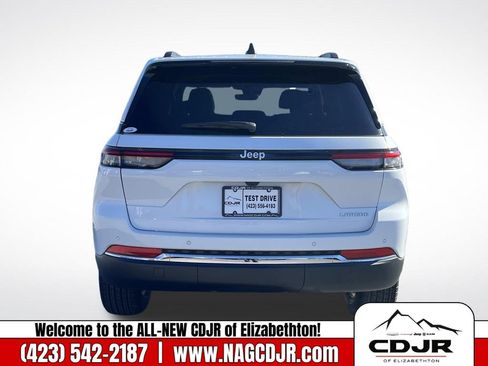 New 2025 Jeep Grand Cherokee Laredo image 4