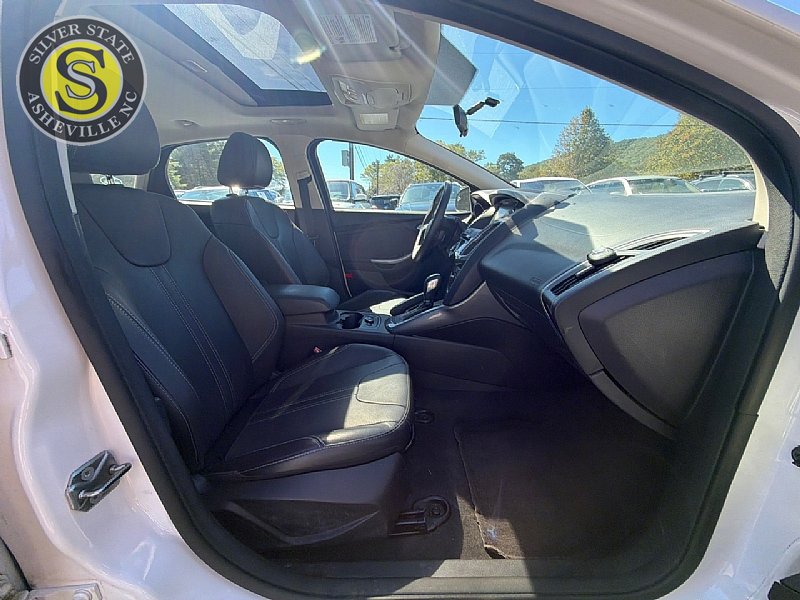 Used 2013 Ford Focus Titanium w/ Titanium Handling Pkg FWD image 16