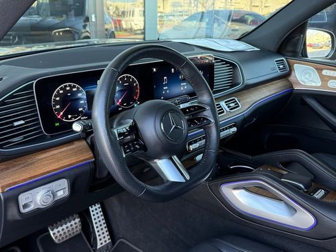 Certified 2025 Mercedes-Benz GLS 450 4MATIC image 22