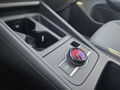 New 2026 Volkswagen Tiguan SE image 16