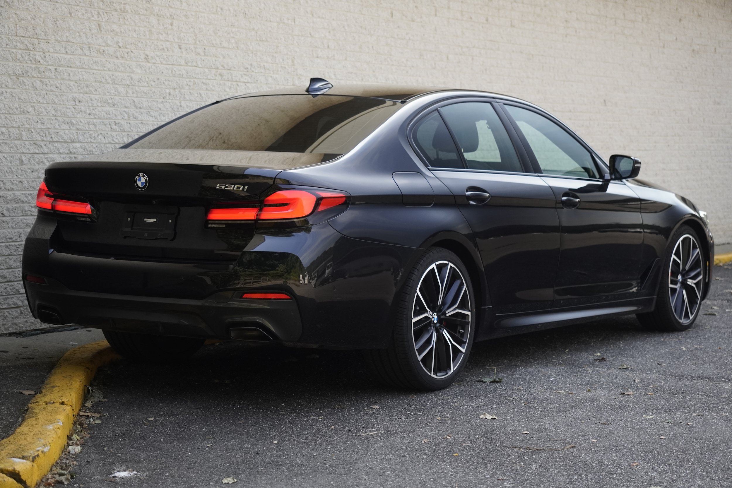 Used 2022 BMW 530i w/ M Sport Package RWD image 8