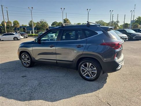 Used 2022 Kia Seltos S FWD image 5