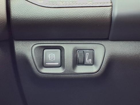 Used 2023 GMC Acadia SLT image 20