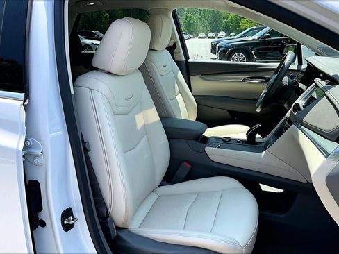 Used 2021 Cadillac XT5 Premium Luxury image 8