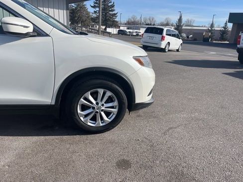 Used 2016 Nissan Rogue SV AWD/4WD image 18
