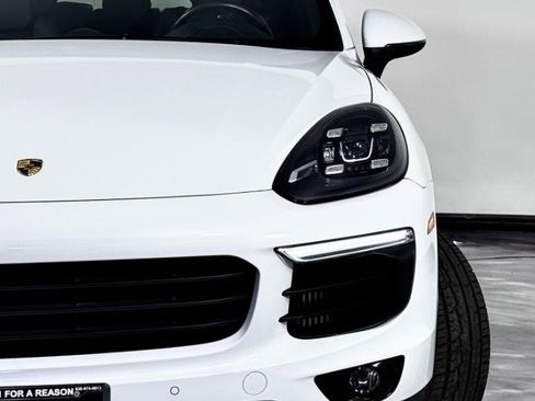Used 2018 Porsche Cayenne S AWD/4WD image 6