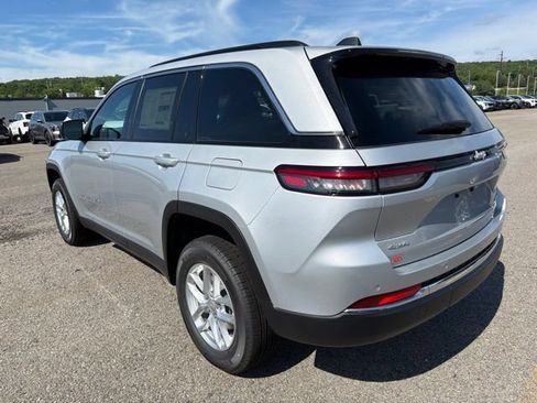New 2026 Jeep Grand Cherokee Laredo AWD/4WD image 5