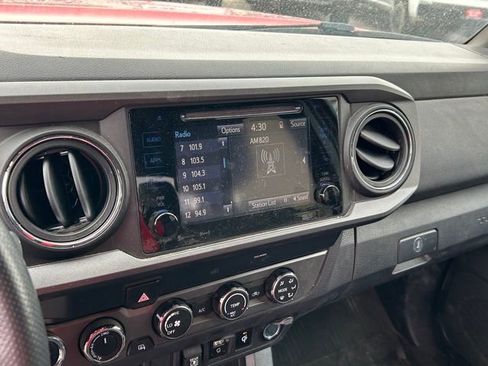 Used 2019 Toyota Tacoma TRD Off-Road image 18