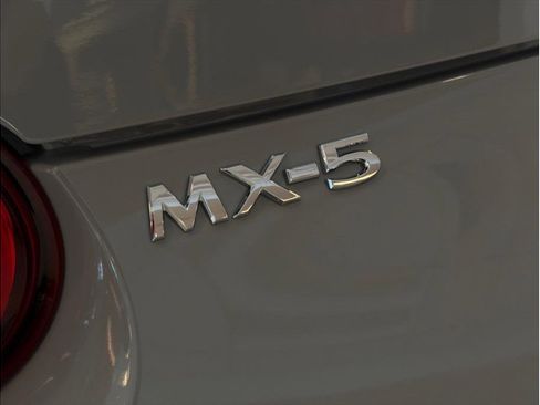 Used 2024 MAZDA MX-5 Miata Club RWD image 36
