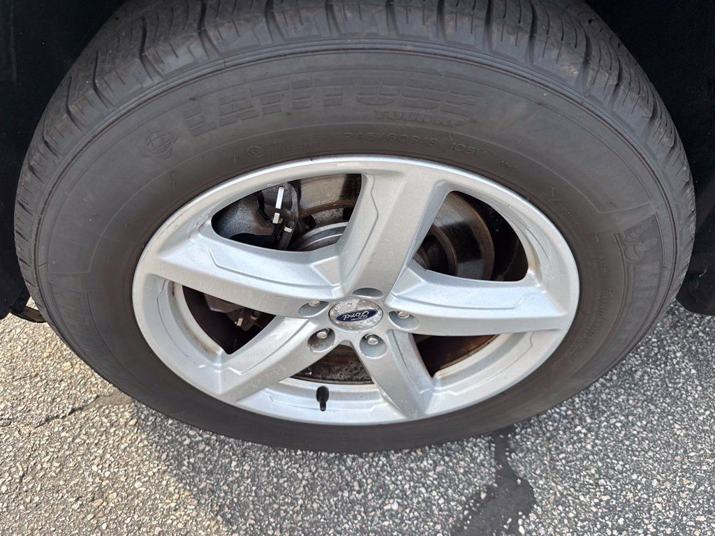 Used 2017 Ford Explorer XLT AWD/4WD image 19