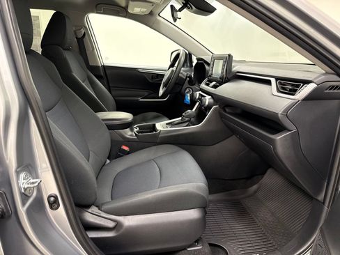 Used 2020 Toyota RAV4 LE w/ All Weather Liner Package AWD/4WD image 28
