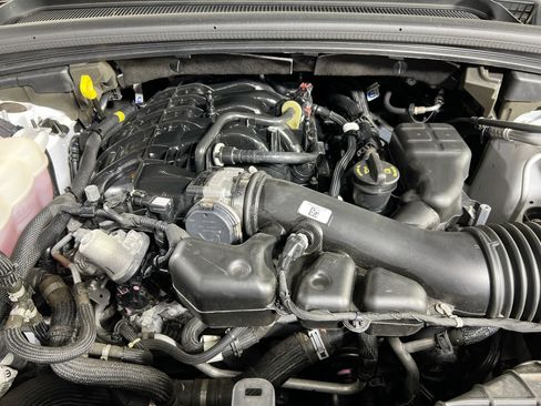 Used 2023 Jeep Grand Cherokee L Laredo image 29