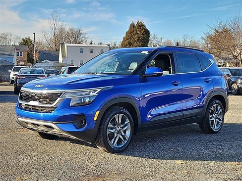 Certified 2023 Kia Seltos S image 3