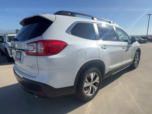 Used 2024 Subaru Ascent Premium w/ Convenience Package image 8