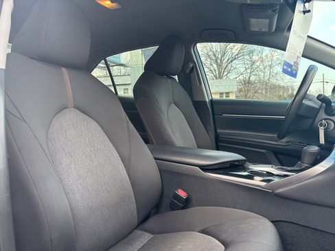 Used 2020 Toyota Camry LE image 11