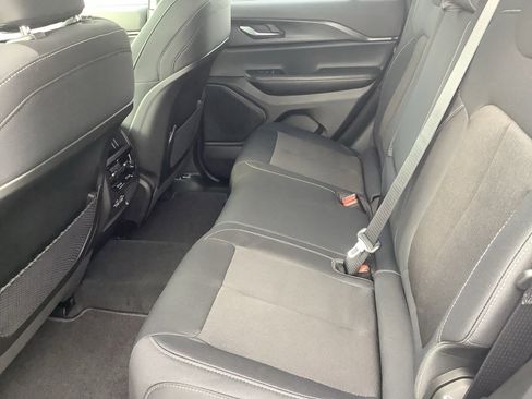 New 2025 Jeep Grand Cherokee Laredo w/ Luxury Tech Group I image 11