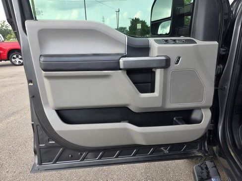 Used 2017 Ford F250 XLT w/ XLT Value Package AWD/4WD image 9