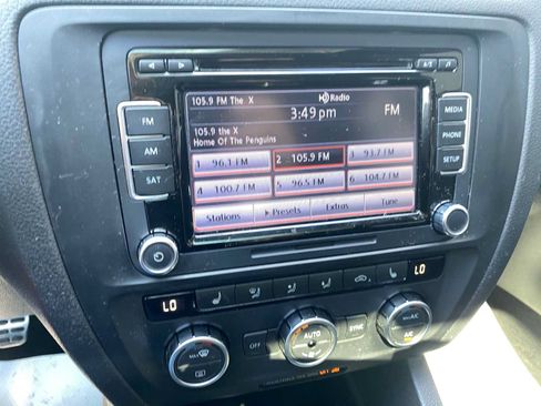 Used 2014 Volkswagen Jetta GLI Autobahn FWD image 17
