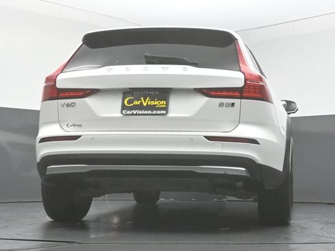 Used 2025 Volvo V60 B5 Cross Country Plus AWD/4WD image 43