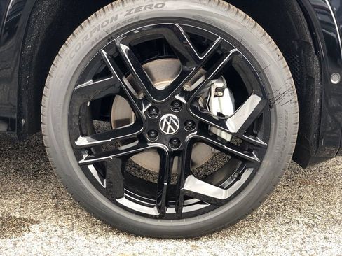 New 2026 Volkswagen Tiguan SE R-Line AWD/4WD image 9