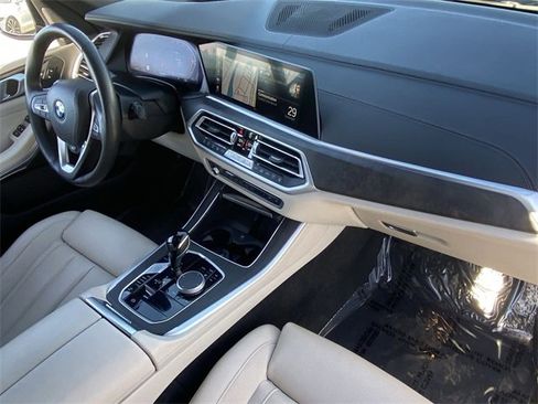 Used 2022 BMW X5 xDrive40i w/ Luxury Seating Package image 13
