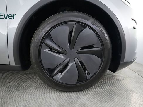 Used 2026 Tesla Model Y 2WD image 20