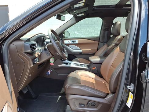 Used 2024 Ford Explorer King Ranch w/ Technology Package AWD/4WD image 12